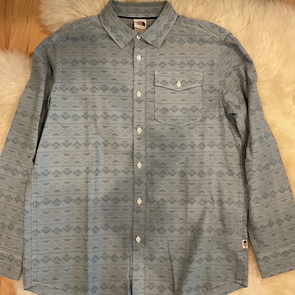 Men’s North Face Size Large Button Down Shirt - Picture 8 of 8